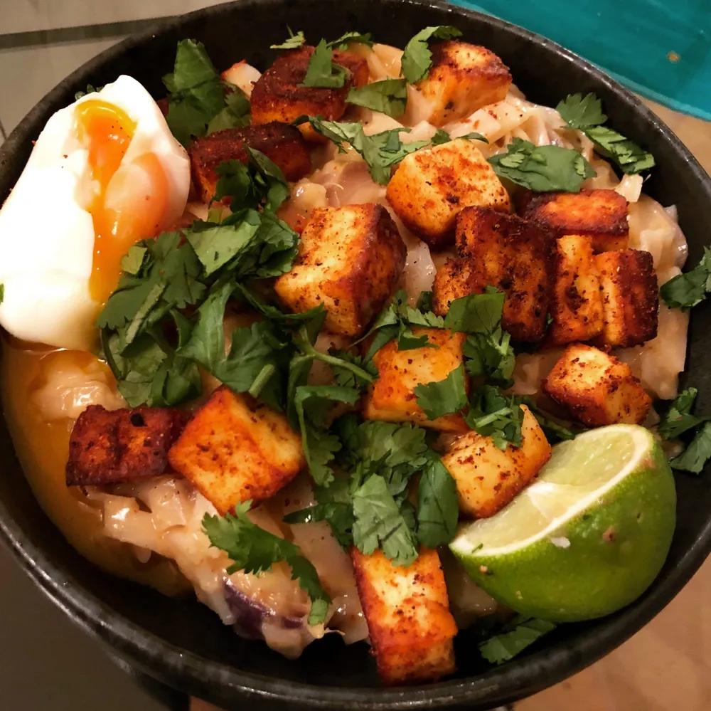 Burmese Coconut Curry Noodles
